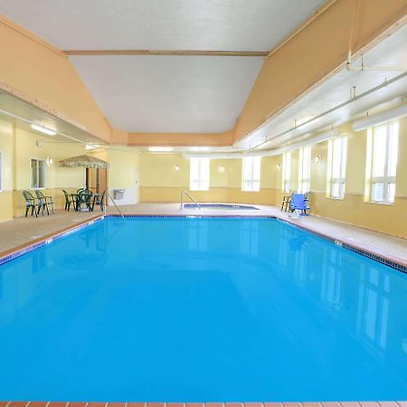 מלון Super 8 By Wyndham סולט סנט מרי מראה חיצוני תמונה